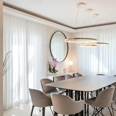Modern Luxury Hidden Gem Close To Dei Marmi