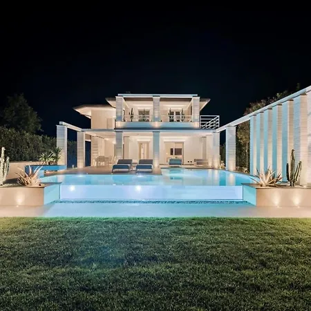 Modern Luxury Hidden Gem Close To Dei Marmi